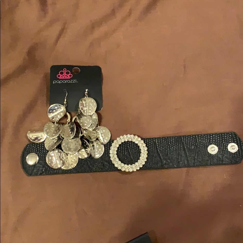 Paparazzi New with Tags Bracelet Earrings Silver